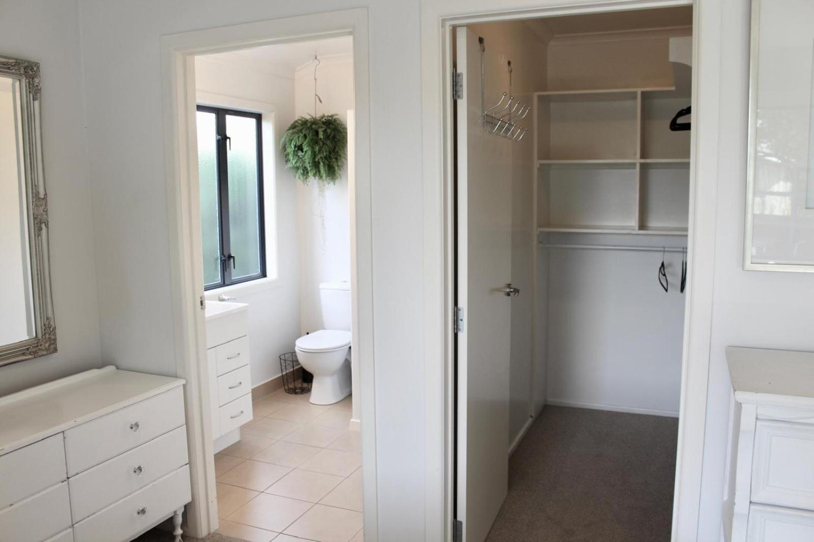5-Min Walk To Village - Havelock North Holiday Home With Spa Pool Екстер'єр фото